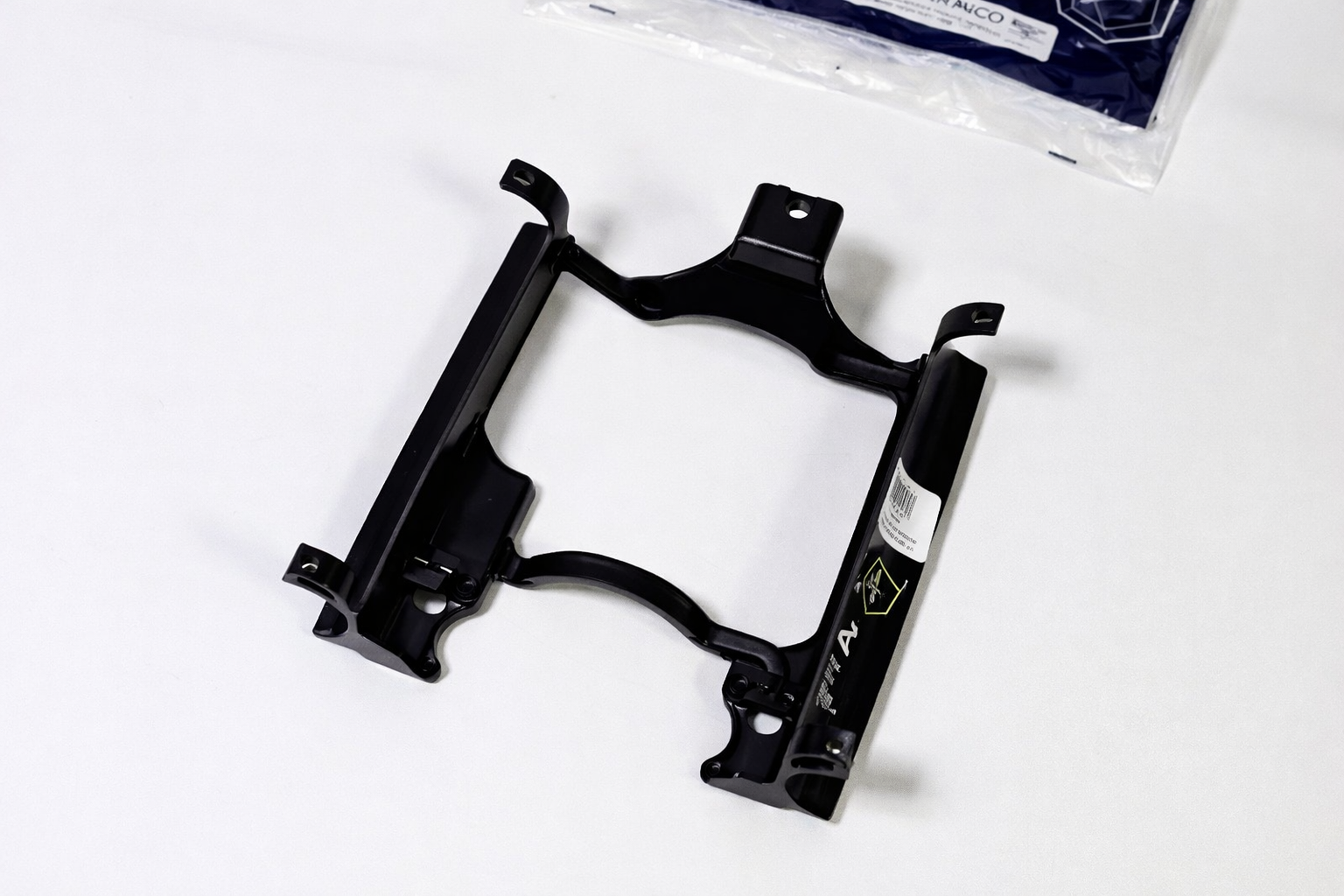 TVS Apache RTR 200 Far Bağlantı Braketi Arka E5